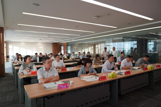 9.30市產(chǎn)業(yè)集團舉辦2021年新入職員工轉正匯報會(huì )(1)444.png