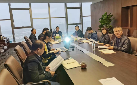 10.11（黨委辦公室）市產(chǎn)業(yè)集團黨委理論學(xué)習中心組學(xué)習研討市五次黨代會(huì )會(huì )議精神-新聞稿331.png