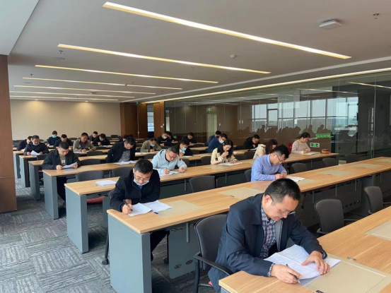 10.13（項目建設部）2021年第一次工程相關(guān)制度知識考核活動(dòng)新聞稿302.png