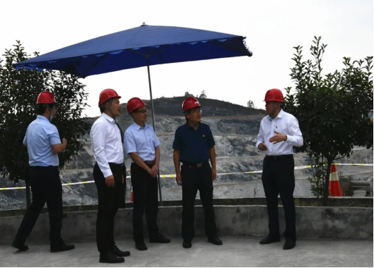 集團新招錄員工到礦山接受實(shí)踐鍛煉歡迎儀式新聞稿1401.png