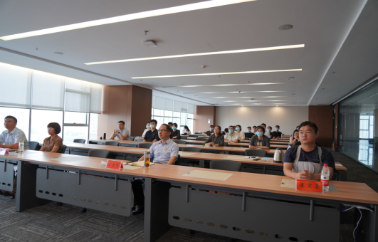 0930新聞稿—中共駐馬店市產(chǎn)業(yè)投資集團有限公司委員會(huì ) 組織收看烈士紀念日向人民英雄敬獻花籃儀式現場(chǎng)直播521.png