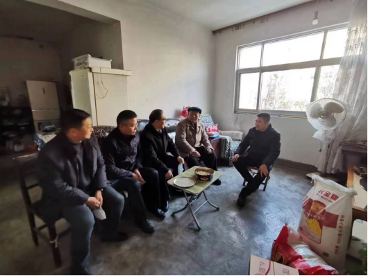 市產(chǎn)業(yè)集團2023年春節前夕走訪(fǎng)慰問(wèn)困難黨員和老黨員老干部219.png