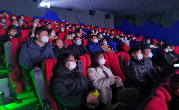 市產(chǎn)業(yè)投資集團組織集中觀(guān)看紅色電影《絕密黨員名單》574.png