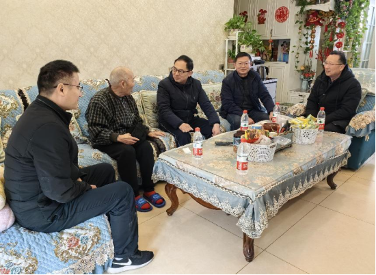 新春送溫暖  慰問(wèn)暖人心—產(chǎn)業(yè)集團活動(dòng)新聞稿0205(1)(3)349.png